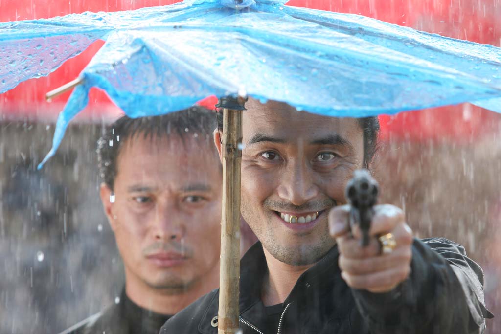 최민수 닥쳐  그만해 총 권총 영화 명장면 홀리데이 최민수 홀리데이 경찰 비오는날 우산