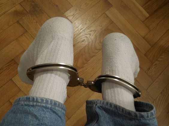 수갑 발목 검거 체포
