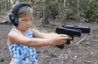 쌍권총 권총 총 아이 꼬마 사격 총격 발사 공격
