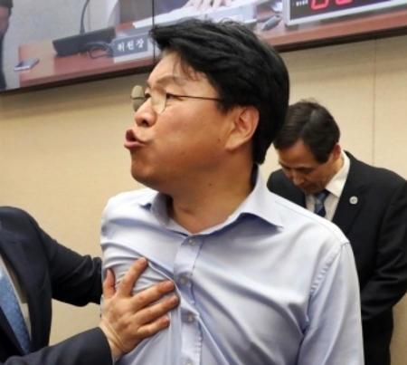장제원 국회 정치짤 주둥이 입 싸움 화내는 모습