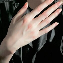손 예쁜 여자 예쁜손 손가락 네일 손등 피부