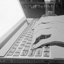 노트북 키보드 치는 손가락 컴퓨터 디지털